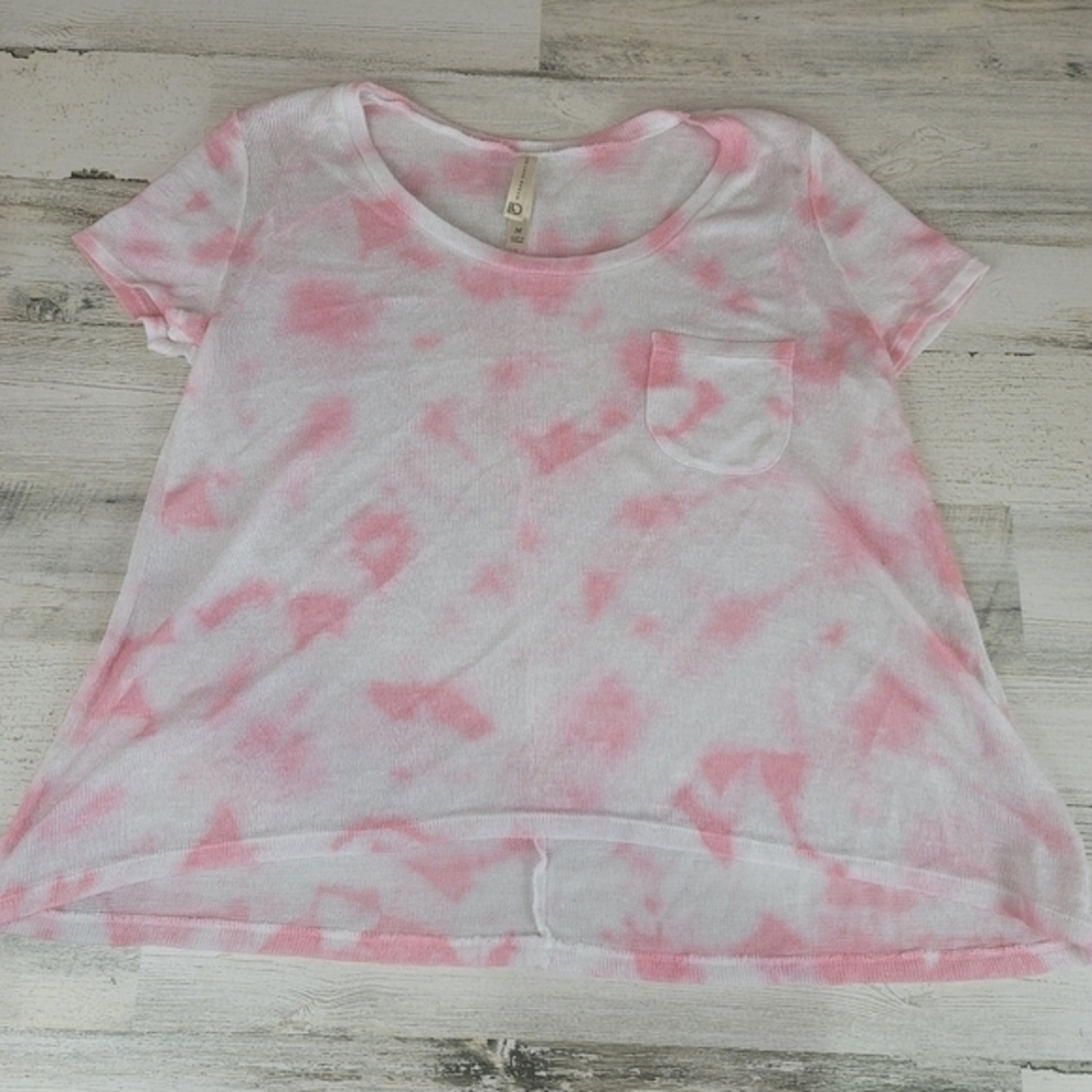 Live Love Dream Pink and White‎ shirt Size Medium